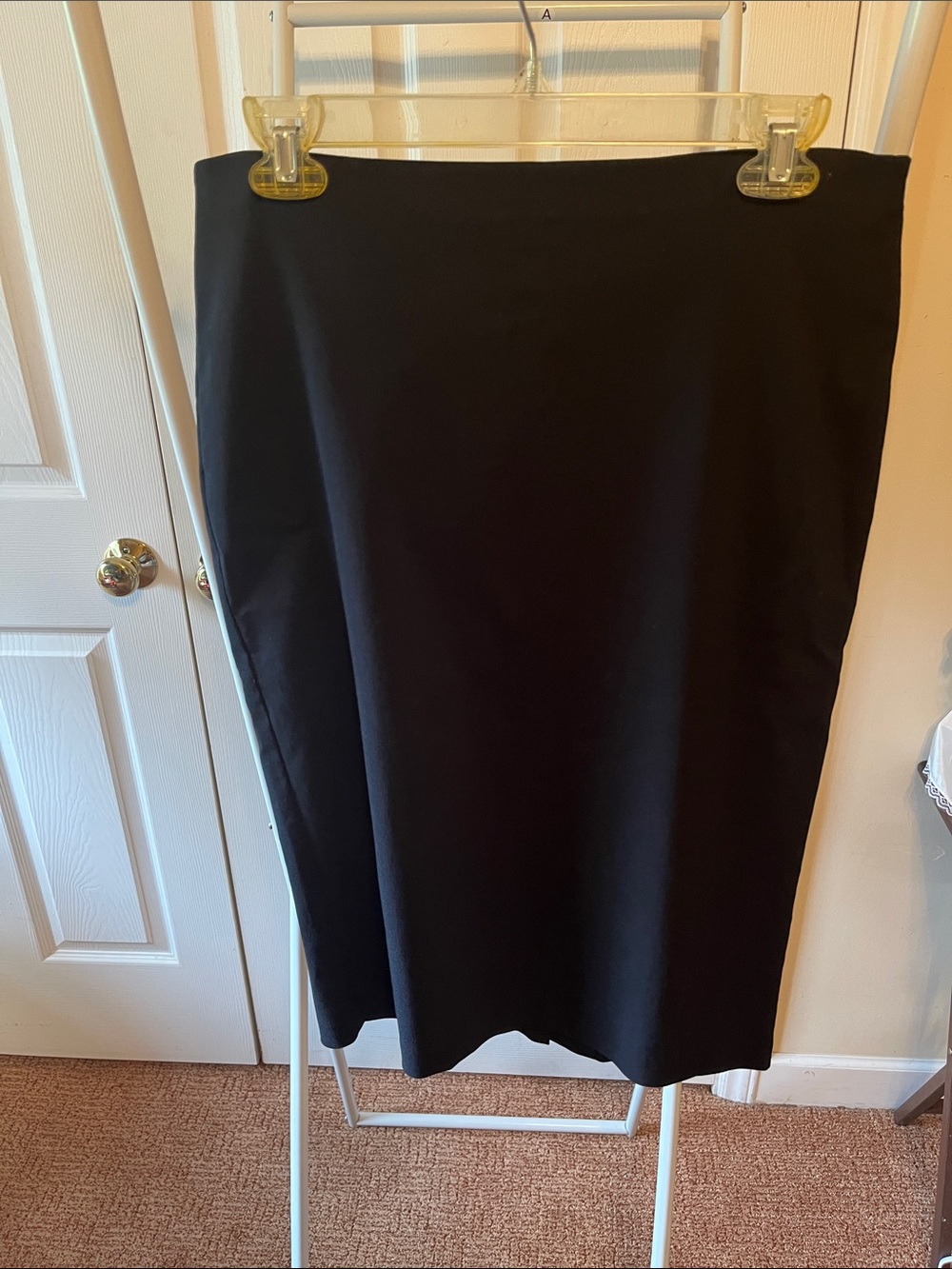Elegant Black Midi Pencil Skirt